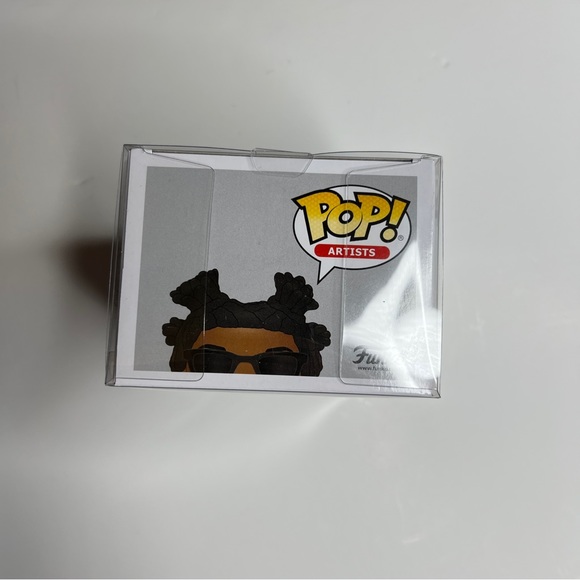 FUNKO POP ARTISTS JEAN-MICHEL BASQUIAT #02 JEAN-MICHEL BASQUIAT VAULTED VINYL - Picture 4 of 5